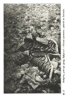 Bitlis_Genocide_1915_Slain Armenian labor soldier