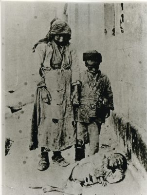 Harput_Elazig_Starving Armenian child_1915