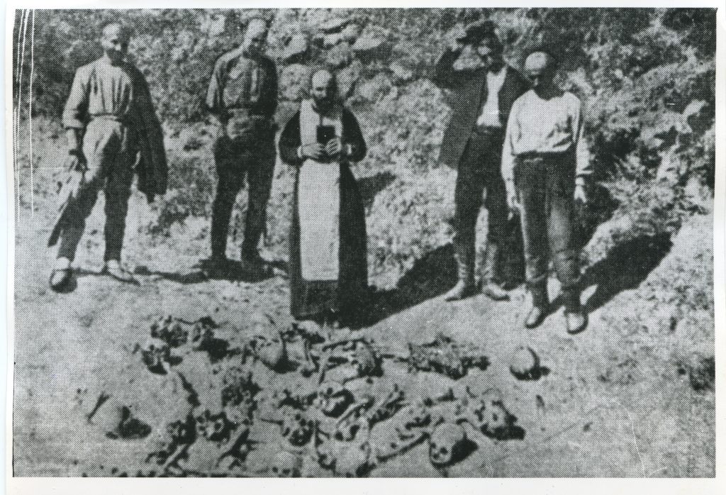 Hamshen_Village Tots_Bones of slain Armenians