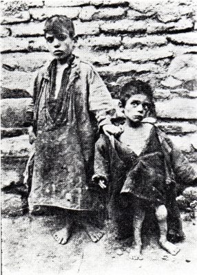 Elazig_Harput_1915_DEported_Armenian_Boys