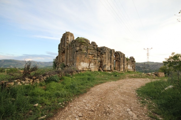 Ergen Village_Hozat_Ruins_Armenian Monastery ERkayn Enkuzik