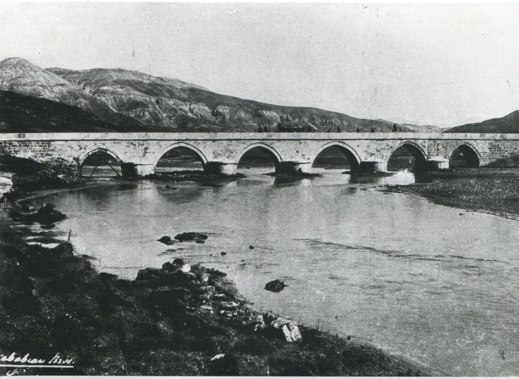 Bridge_Kızılırmak_between_Sivas_Tokat