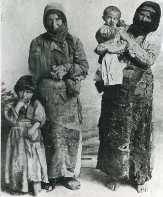 Armenian_Deportees_From_Tomarza_1915