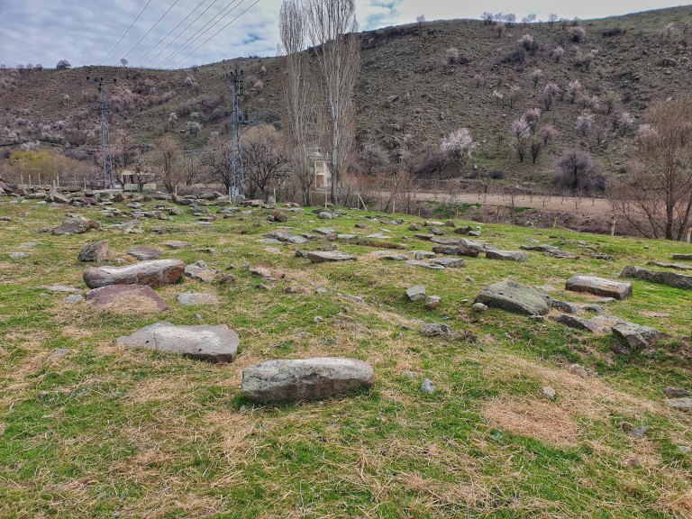 Stanoz_Ankara_Armenian graveyard_2002_