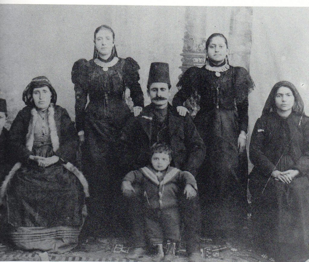 Yozgat_ca 1900_Armenian_Family